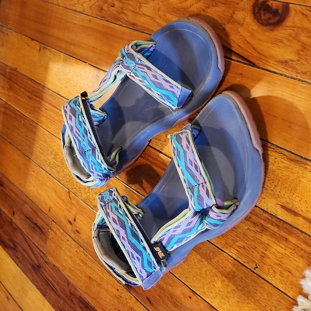 Teva Hurricane water-friendly sandals, size 4